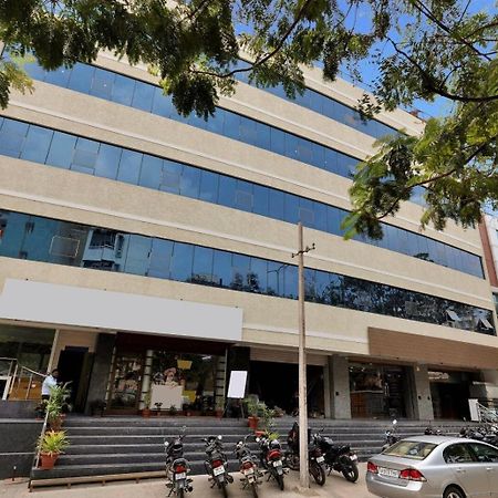 Collection O Gravity Hotel Hyderabad Exterior photo